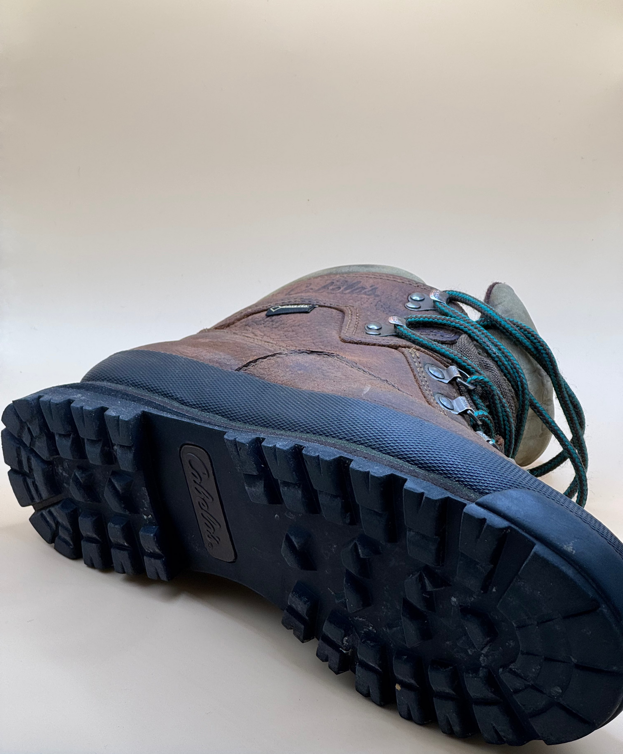 Vintage Cabela’s Hiking Boots  GORETEX | Size 9 EU39/40